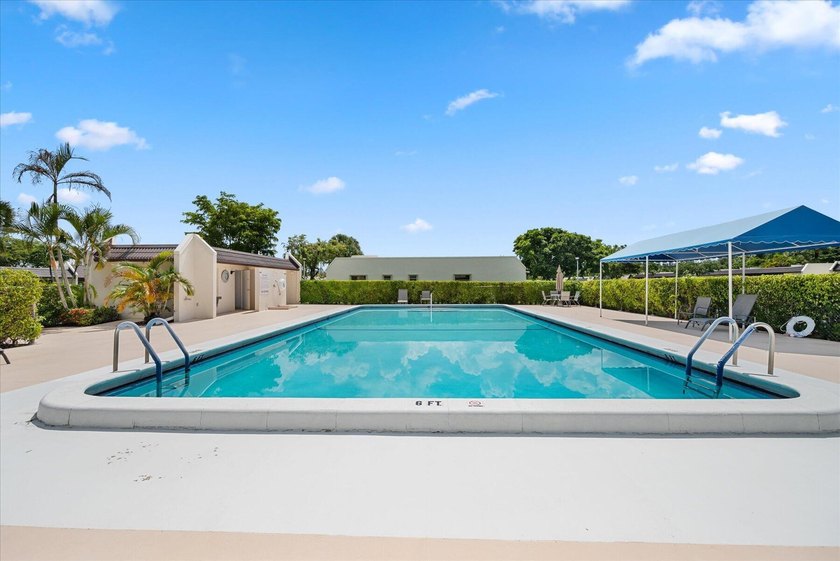 Newly renovated top-floor corner condo with water views, extra - photo 30