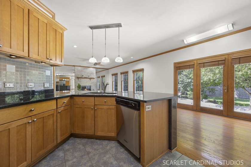 ORIGINAL OWNER RESIDENCE offering exceptional space, thoughtful - photo 10