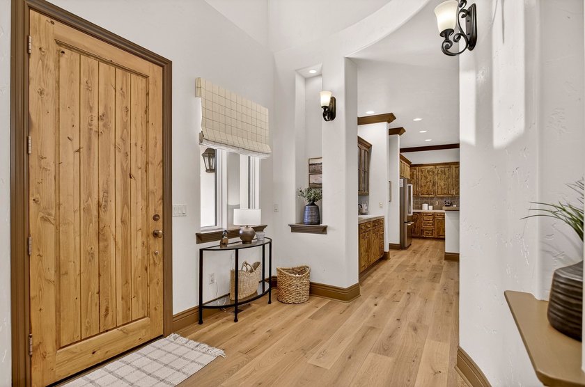 Welcome to this beautifully maintained 3-bedroom, 3-bathroom - photo 3