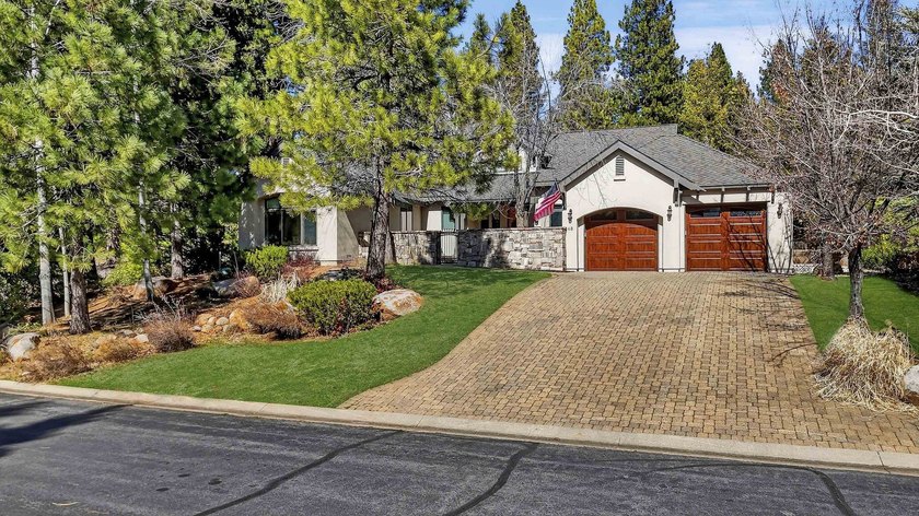 Welcome to this beautifully maintained 3-bedroom, 3-bathroom - photo 4