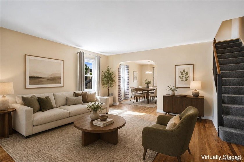 Welcome to this well-maintained semi-detached home in the heart - photo 2