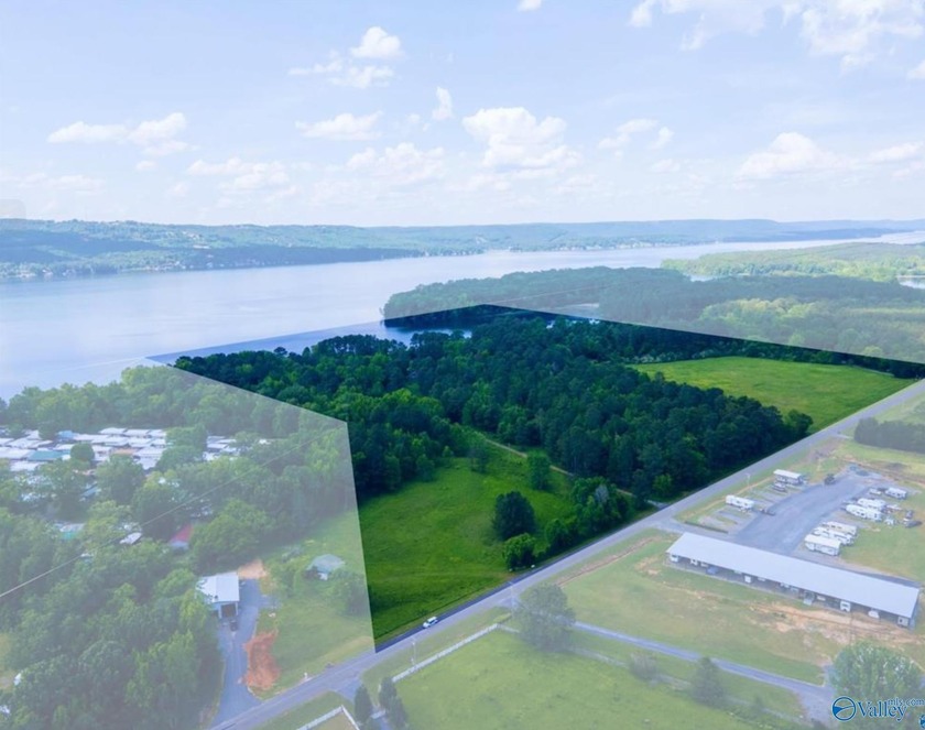 Developer's Dream - 33.10 Unrestricted Acres on Lake - photo 3