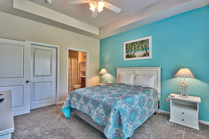 TRANSFERABLE GOLF MEMBERSHIP!! The unit is a 3-bedroom, 2 bath - photo 13