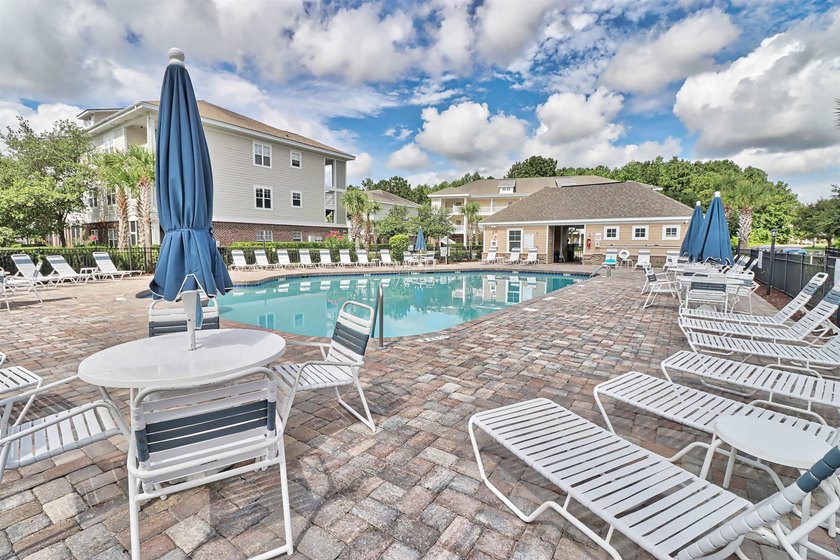 TRANSFERABLE GOLF MEMBERSHIP!! The unit is a 3-bedroom, 2 bath - photo 29