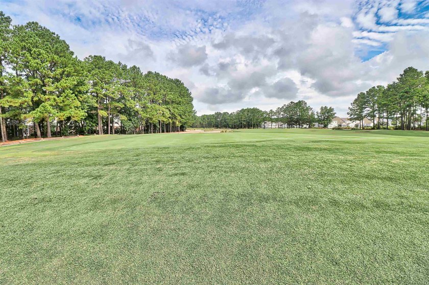 TRANSFERABLE GOLF MEMBERSHIP!! The unit is a 3-bedroom, 2 bath - photo 31