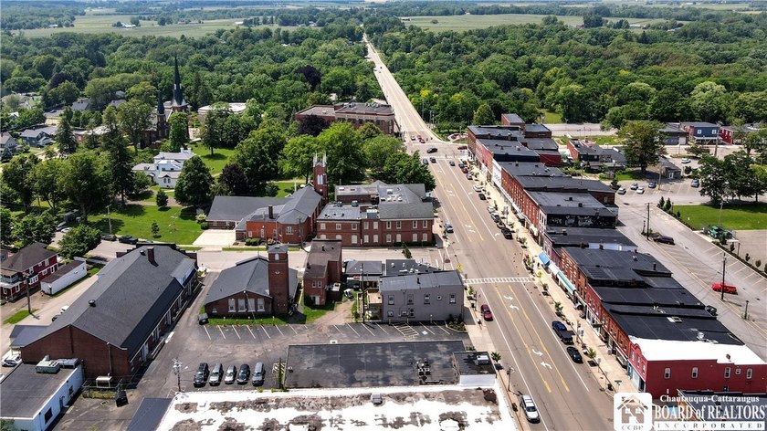 Beautiful brick commercial office building in the heart of the - photo 47