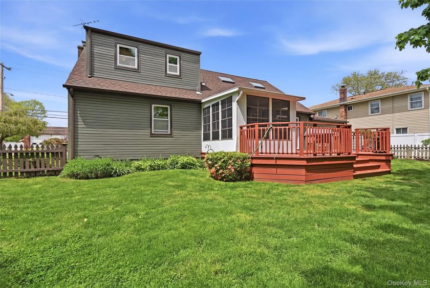 AVAILABLE.........Updated, spacious and move in ready! Boasting - photo 4