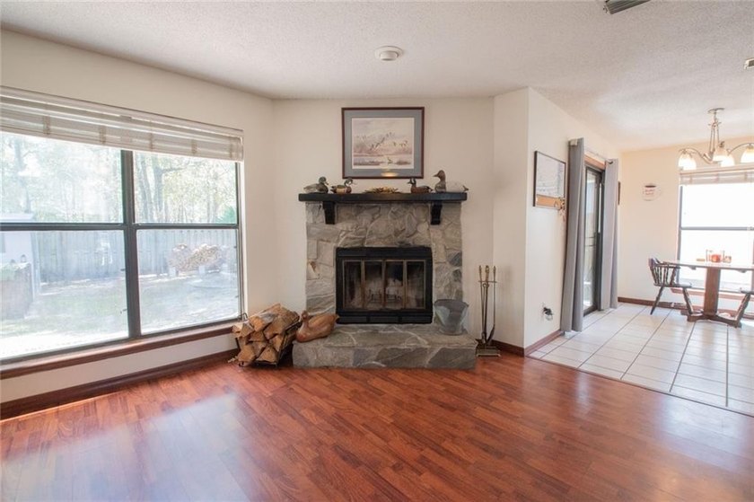 Inviting 3-Bedroom Home in Sugarmill Plantation! Welcome to 301 - photo 8
