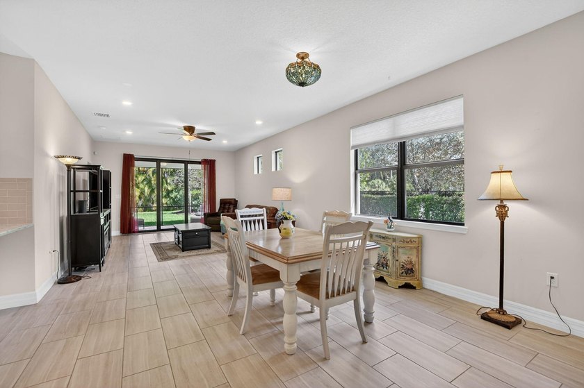 Best unit in Boca Flores! This beautifully upgraded 2-bedroom - photo 8