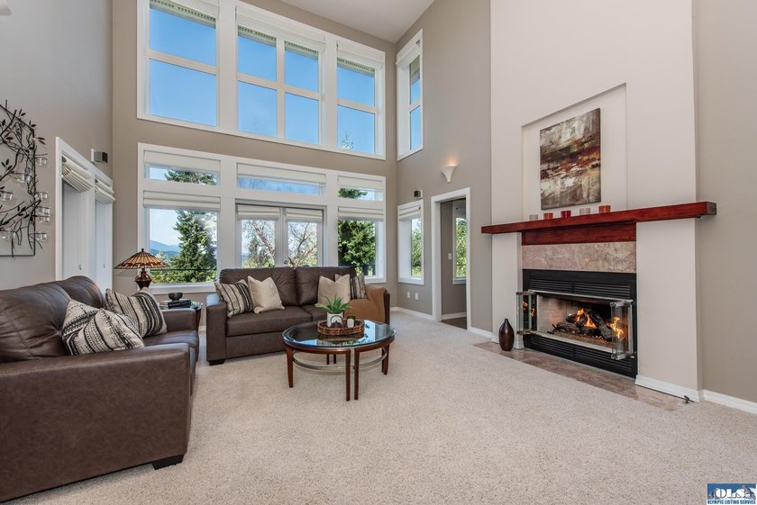 Architectural gem with stunning views of the Olympic Mountains - photo 8