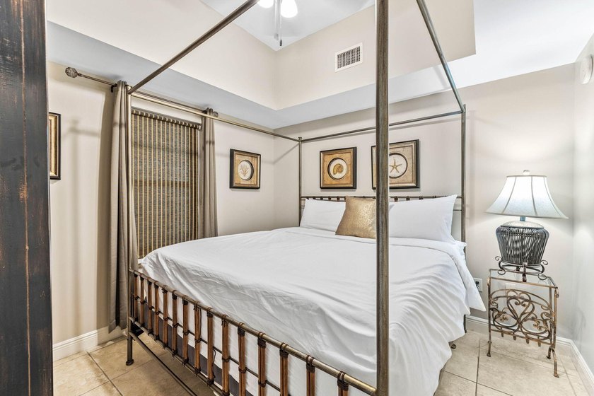 Private Rooftop! Experience breathtaking views of the Emerald - photo 9