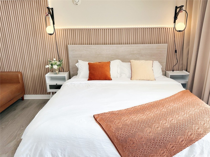Legally permitted short-term rental condo featuring a brand new - photo 2