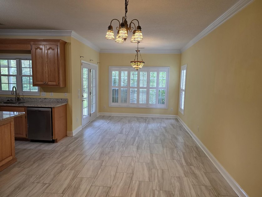 Superb four-bedroom, three-and-a-half-bathroom Beach Forest - photo 10