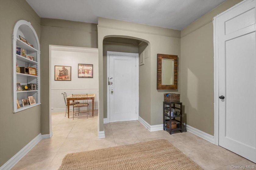 Welcome to this beautifully updated prewar gem at The Essex - photo 3