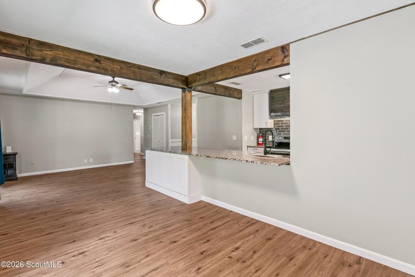 Discover this beautifully updated 3 bedroom, 2 bathroom home - photo 6