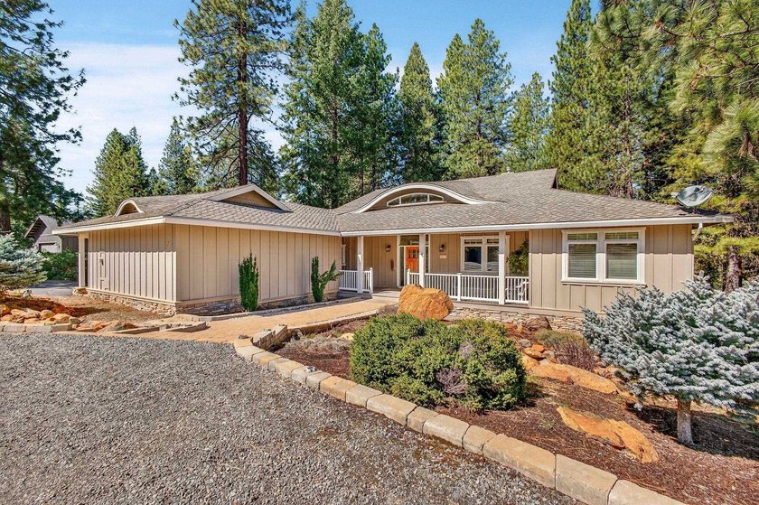 Spacious Mountain Retreat in Bailey Creek at Lake Almanor. This - photo 3