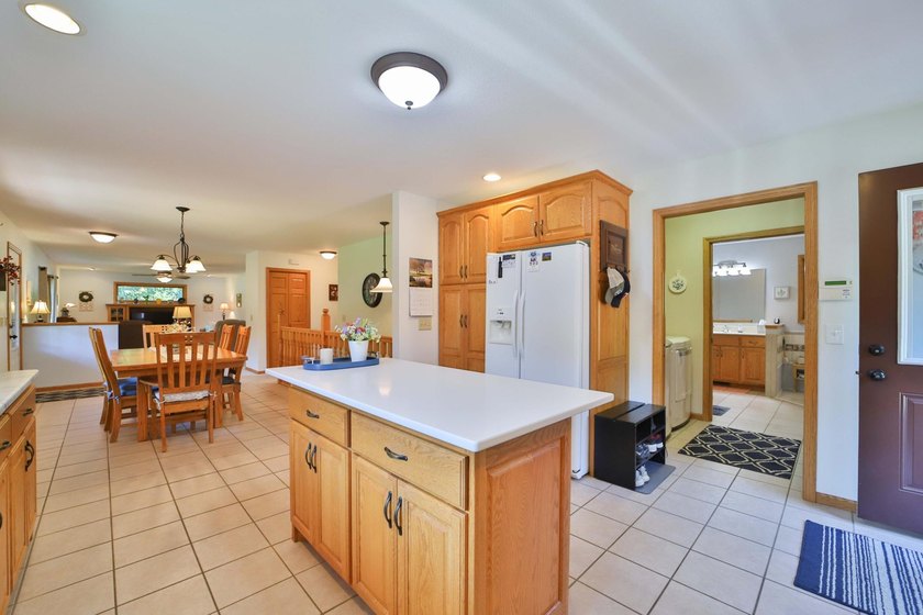 Four-bedroom, three-bathroom home with a two-stall garage - photo 3
