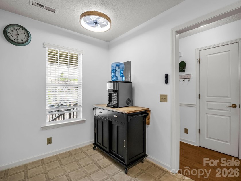 Experience sophisticated comfort in this pristine upper level - photo 8