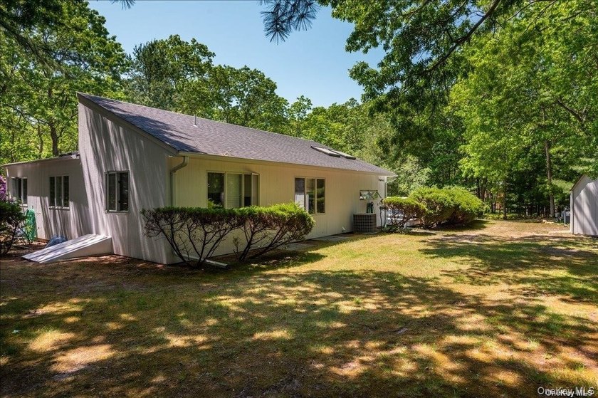 It's all about location! This lovingly maintained ranch is - photo 20