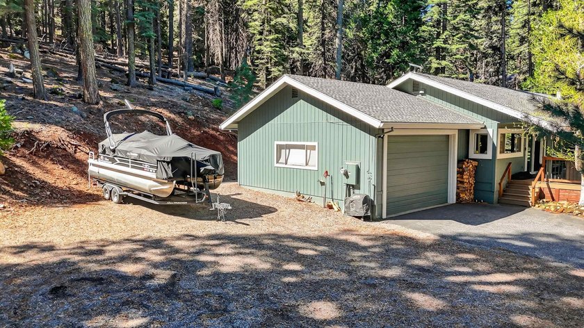 Welcome to your Lake Almanor West Shore retreat! This charming - photo 3