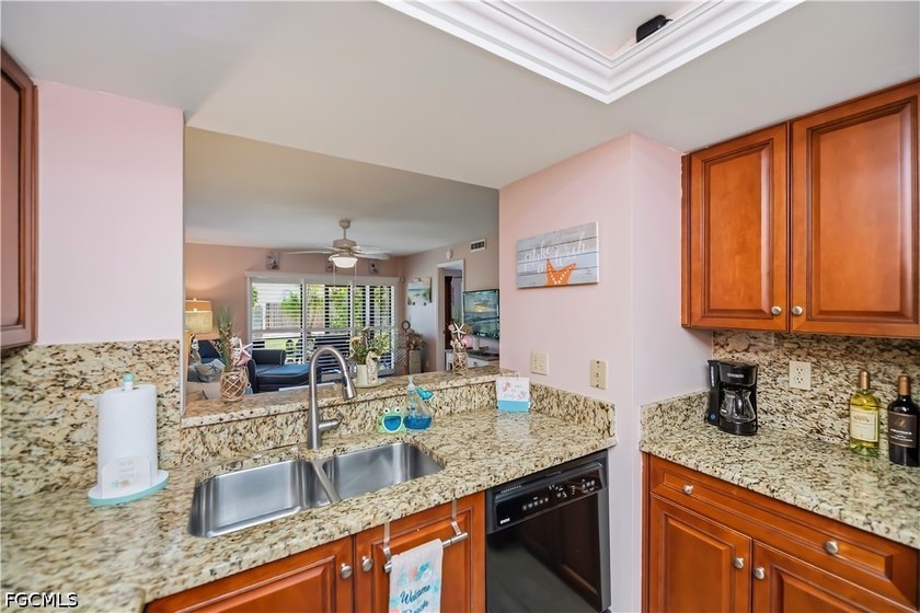 Welcome to your own little slice of paradise in Cape Coral! This - photo 22