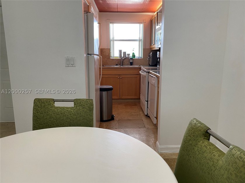 FOR SEASONED INVESTORS ONLY!! RENTED TO GREAT TENANTS @ $2 - photo 6