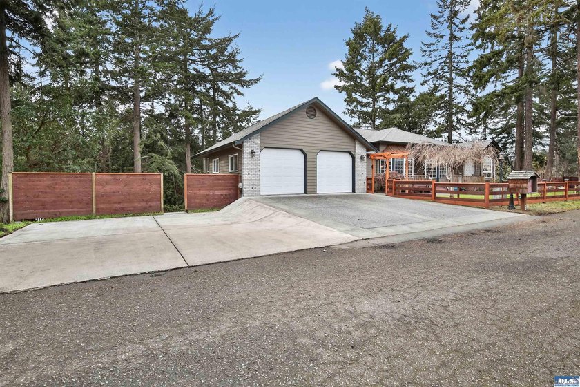 Private Woodland Heights retreat with luxury finishes, flexible - photo 4
