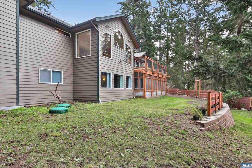 Private Woodland Heights retreat with luxury finishes, flexible - photo 8