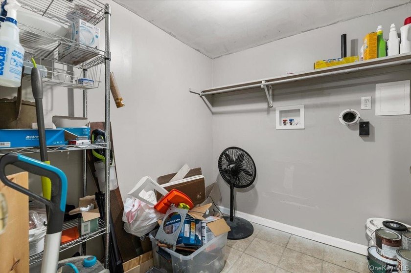 Welcome to your new home! This charming, move-in-ready - photo 20