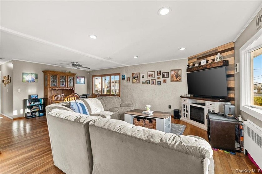 Welcome to your new home! This charming, move-in-ready - photo 24