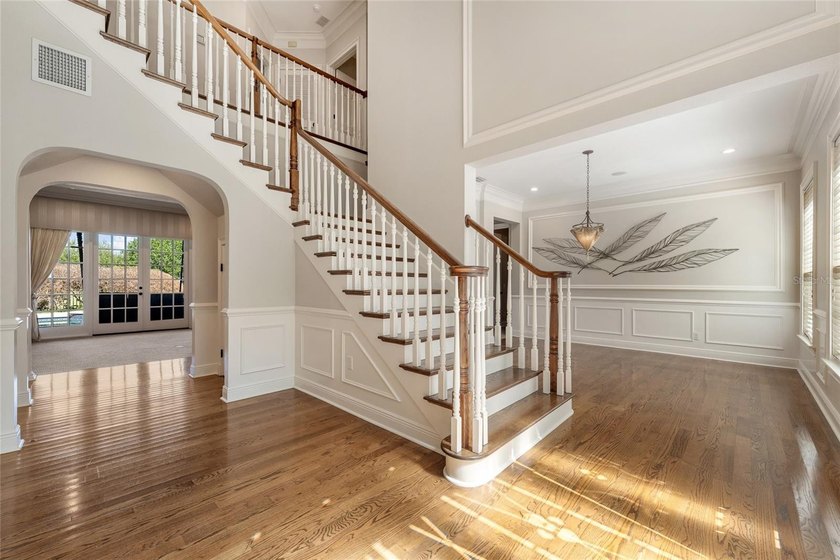 Under contract-accepting backup offers. Classic elegance defined - photo 3