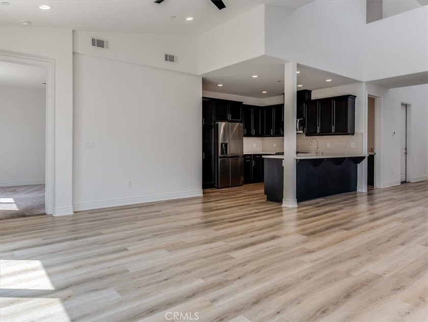 With 3 bedrooms, 2.5 bathrooms, dedicated office, 2,107 sqft of - photo 11