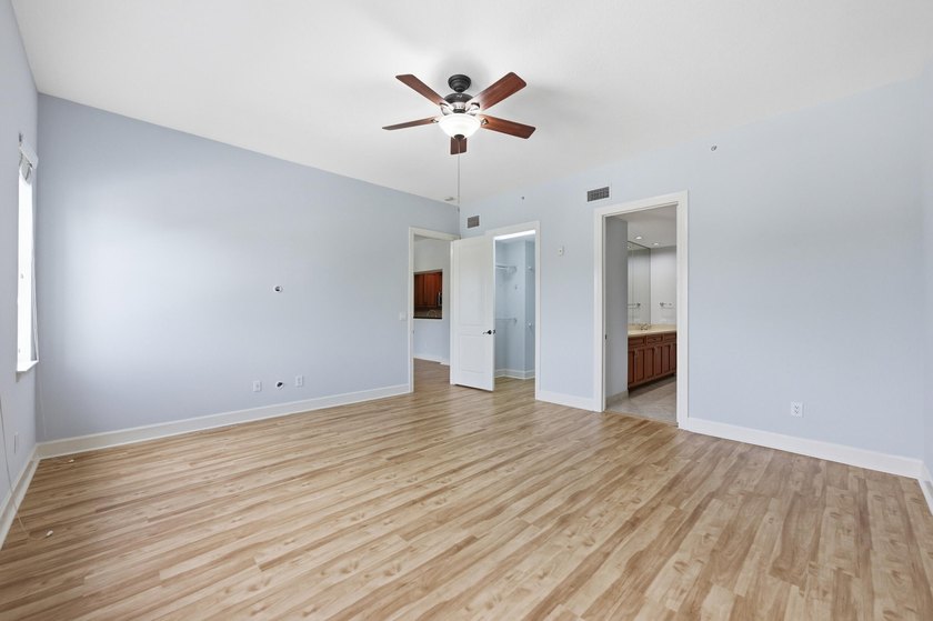 Live in the heart of it all without sacrificing the feel of home - photo 15