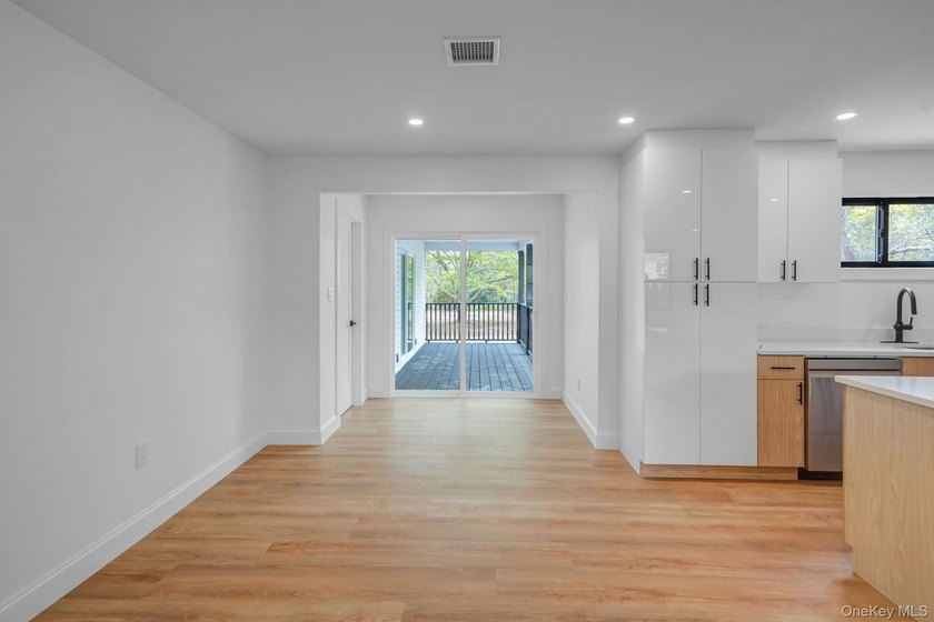 LIVING LUXURY In The Heart Of Center Moriches! This Hamptons - photo 8