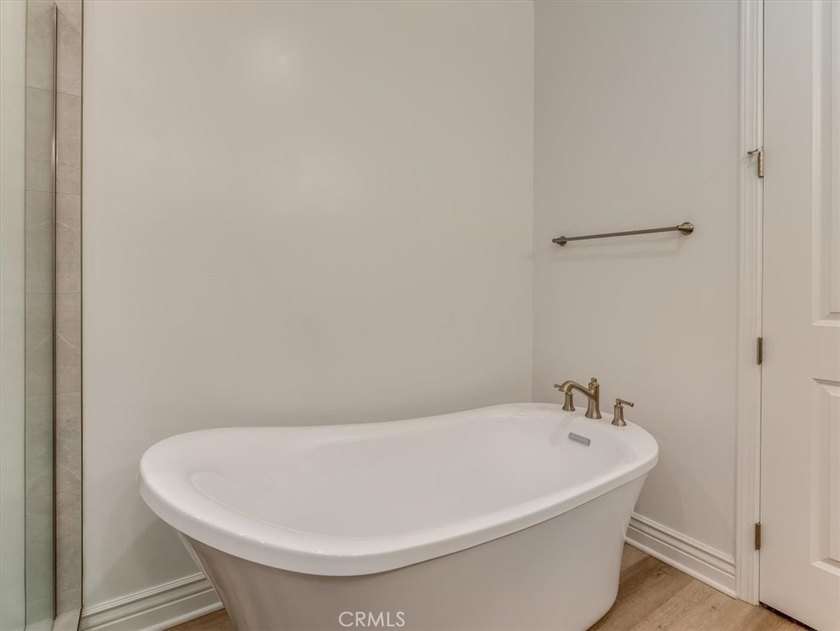 With 3 bedrooms, 2.5 bathrooms, dedicated office, 2,107 sqft of - photo 22
