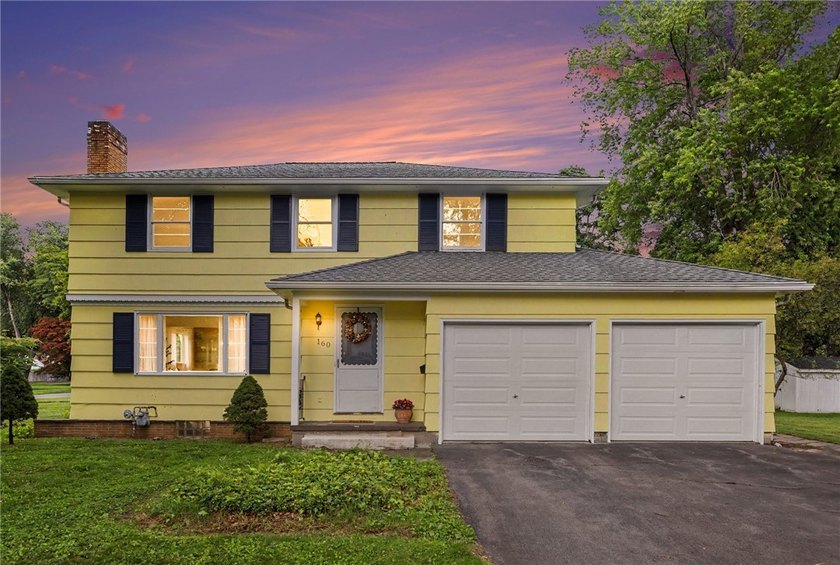 This beautifully maintained 3-bedroom Colonial offers timeless - photo 4