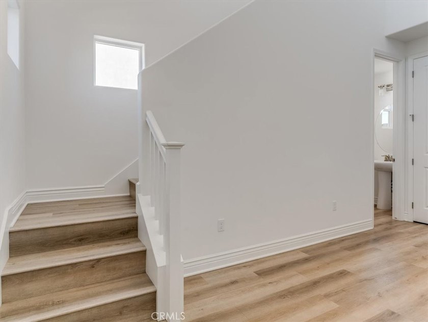 With 3 bedrooms, 2.5 bathrooms, dedicated office, 2,107 sqft of - photo 25