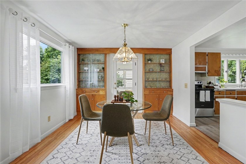 This beautifully maintained 3-bedroom Colonial offers timeless - photo 8