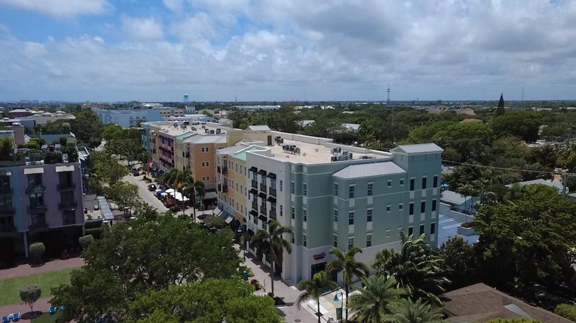 Live in the heart of it all without sacrificing the feel of home - photo 30