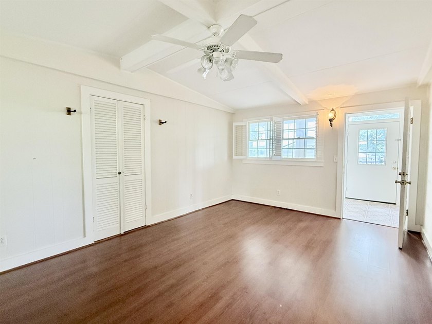 This waterfront home sits on Pickwick Lake. With 119 ft of - photo 12