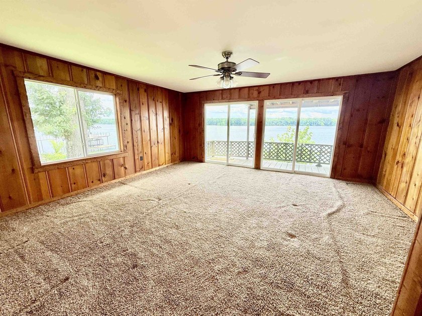 This waterfront home sits on Pickwick Lake. With 119 ft of - photo 19