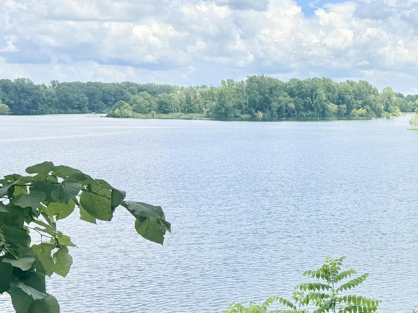 This waterfront home sits on Pickwick Lake. With 119 ft of - photo 29