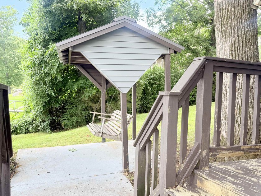This waterfront home sits on Pickwick Lake. With 119 ft of - photo 30