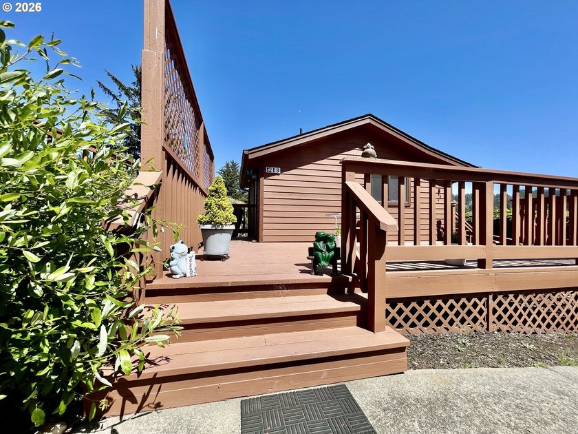 Enjoy coastal living with Pacific Ocean views from this - photo 5