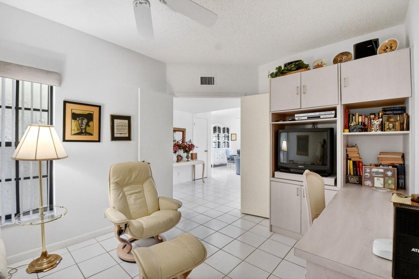 Welcome home to this beautifully maintained first floor condo - photo 13