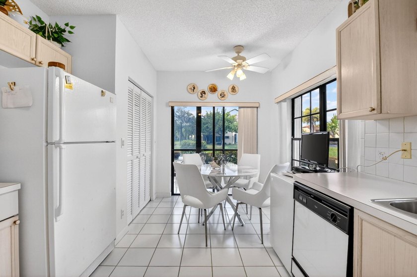 Welcome home to this beautifully maintained first floor condo - photo 21