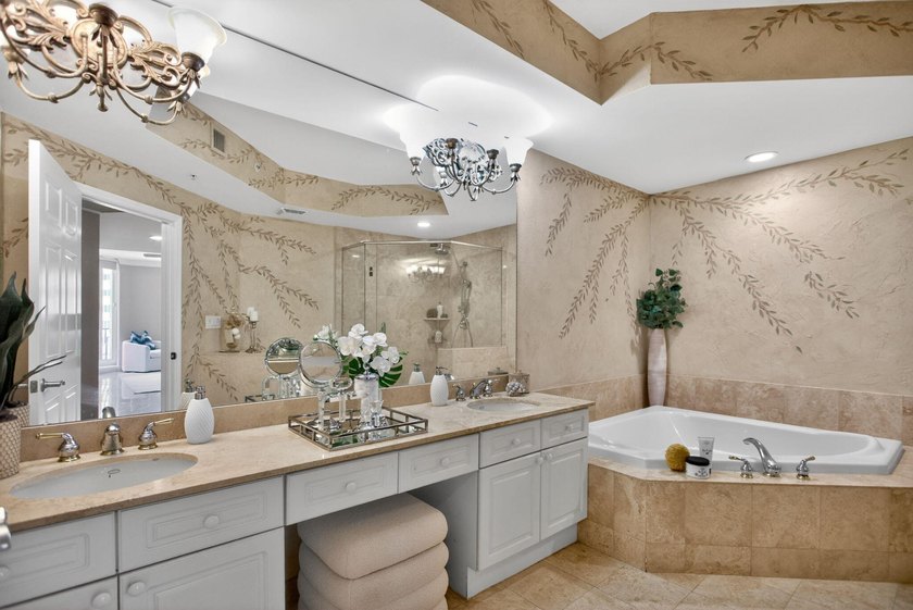 Large 2 bed 2 bath residence at Jackson Tower with panoramic - photo 23