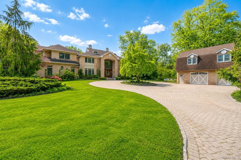 Step into a truly extraordinary 7,400 sq ft majestic Colonial - photo 2