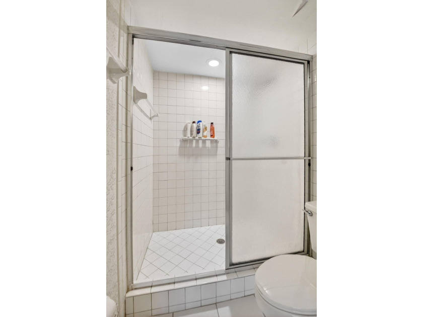 Welcome home to this beautifully maintained first floor condo - photo 35