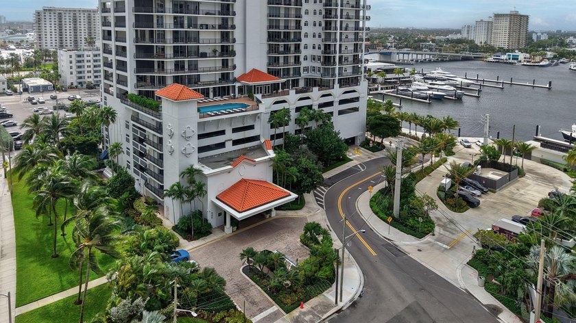 Large 2 bed 2 bath residence at Jackson Tower with panoramic - photo 38
